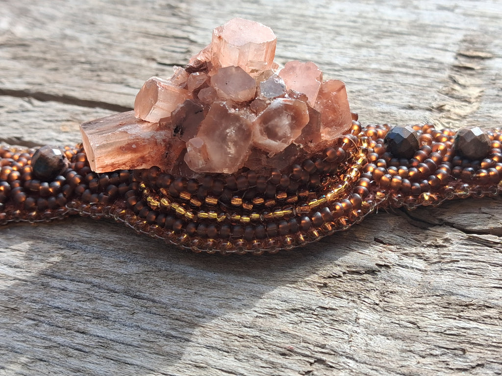 Bracelet "Earth’s Hug" & Natural Aragonite