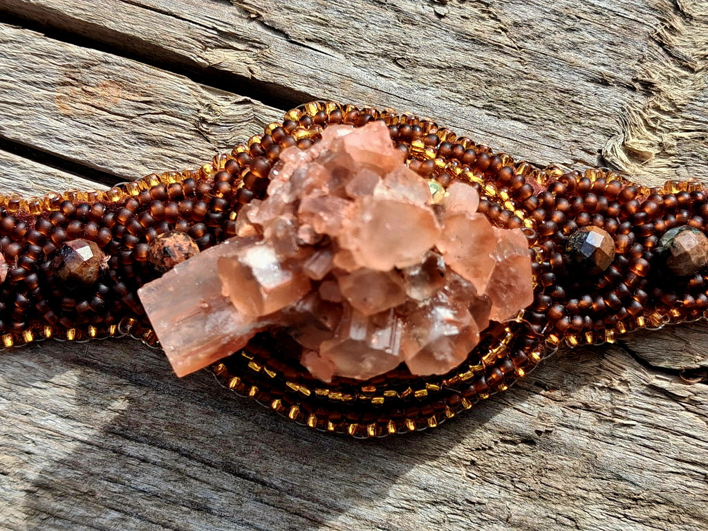 Bracelet "Earth’s Hug" & Natural Aragonite