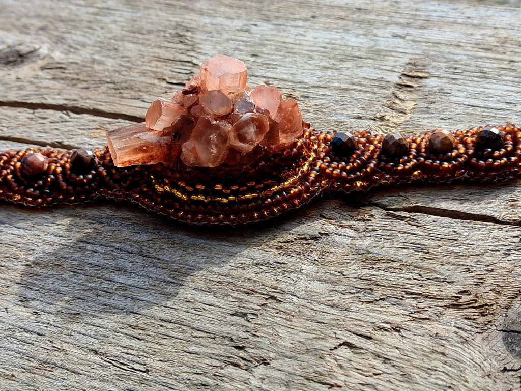 Bracelet "Earth’s Hug" & Natural Aragonite