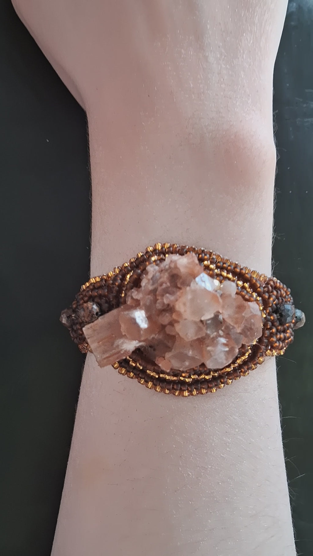 Bracelet "Earth’s Hug" & Natural Aragonite